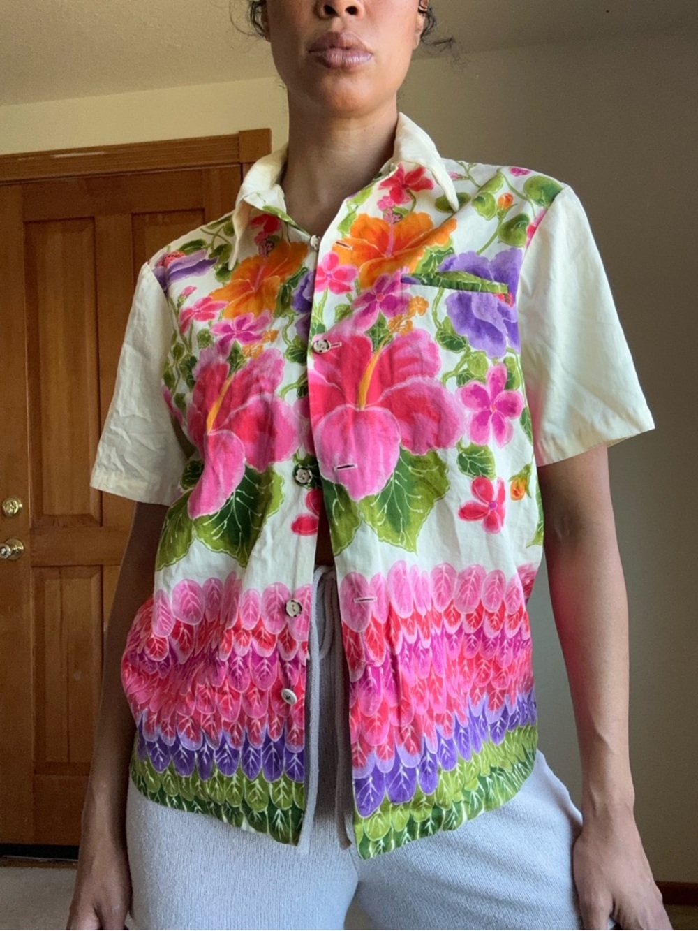 Authentic women’s Hawaiian shirt - Picture 7 of 7